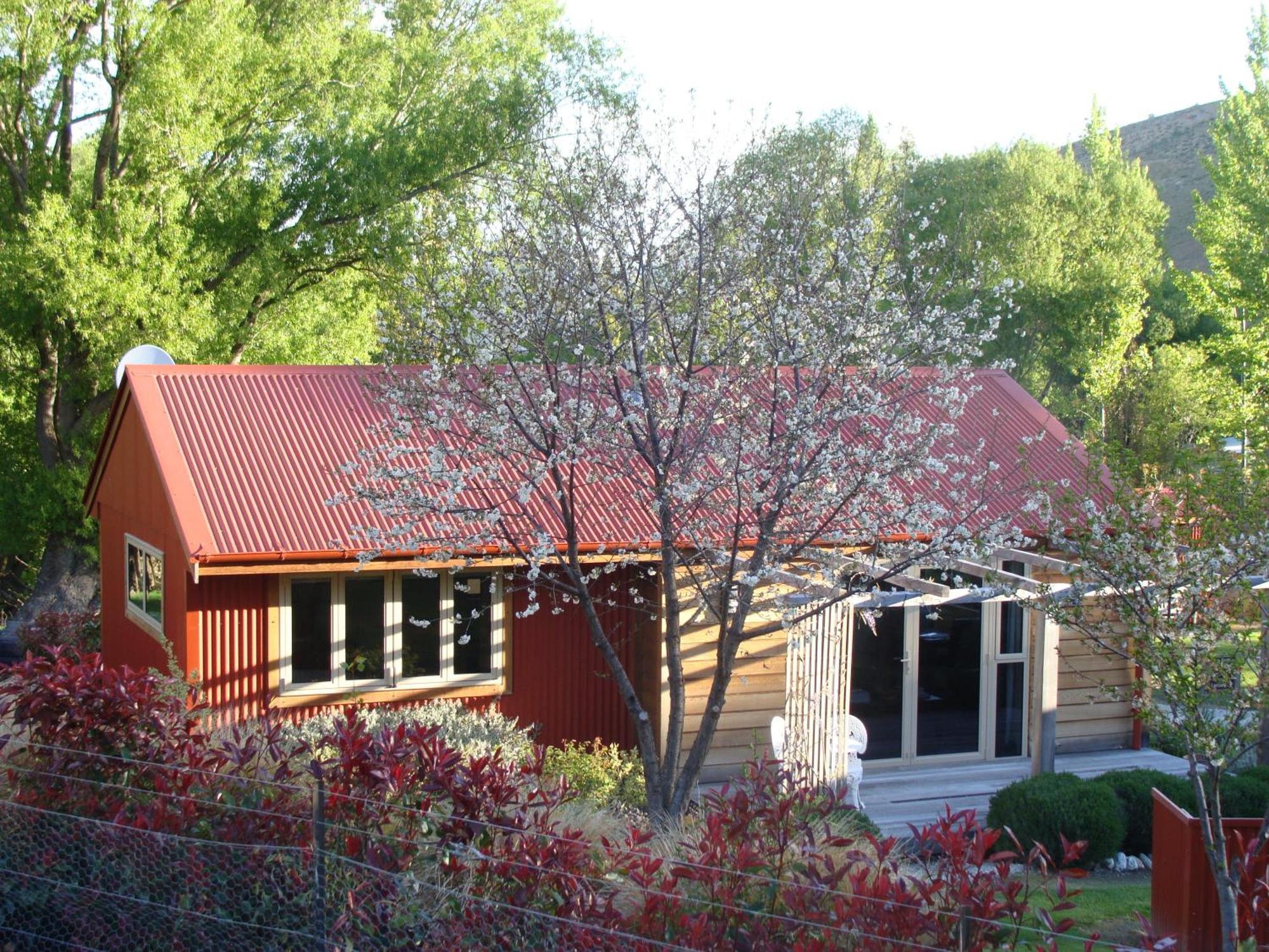 Burn Cottage Retreat Cromwell Exterior photo